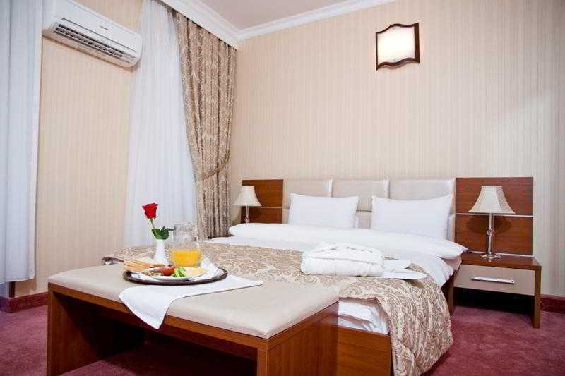 City Palace Hotel Baku Exterior photo