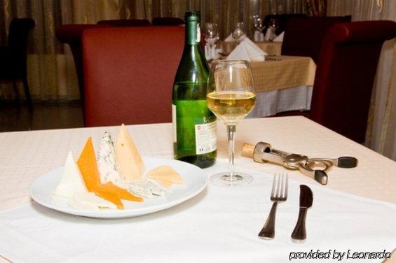 City Palace Hotel Baku Restaurant photo